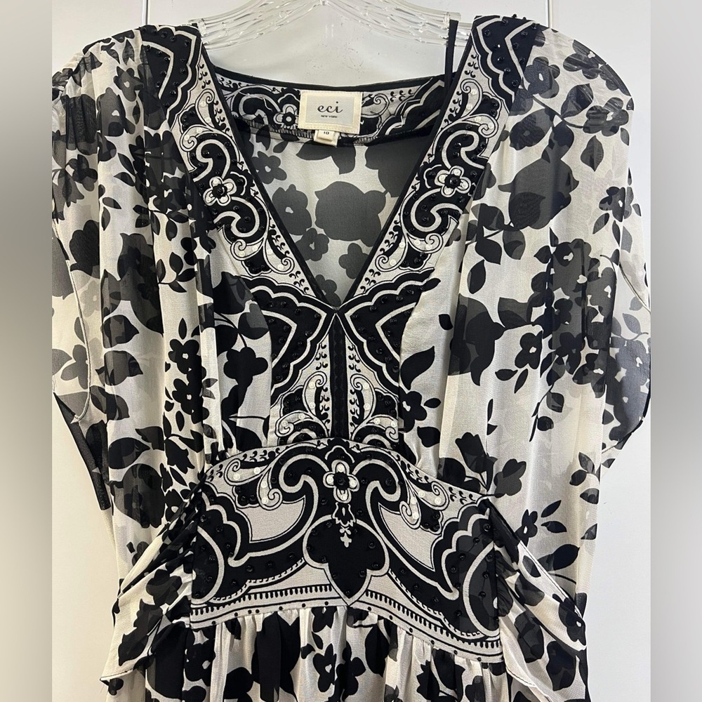 Like New ECI New York Black & White Maxi Dress with Black Slit - Picture 2 of 6